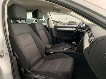 Volkswagen Passat Variant - 8
