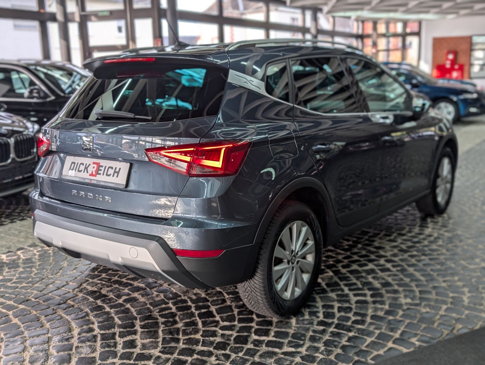 Fahrzeugabbildung SEAT Arona Xcellence FULL-LINK LED KESSY SHZ TEMP ALU