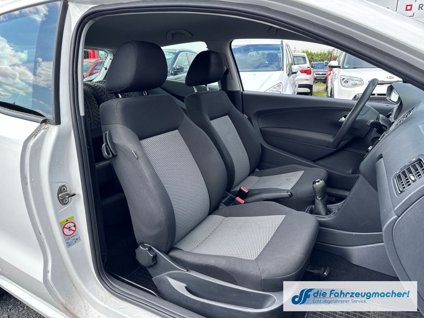 Fahrzeugabbildung Volkswagen Polo V Trendline Klimaautom Berganfahrass.*EXPOR