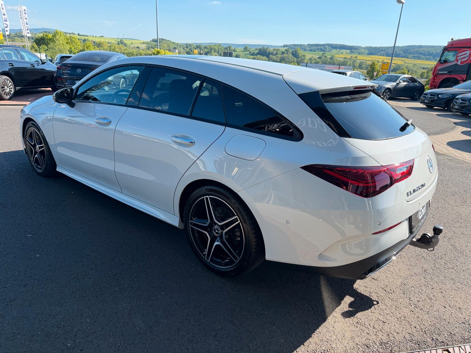 Fahrzeugabbildung Mercedes-Benz CLA 220d SB AMG+Pano+Distr+AHK+Night+Ambiente