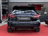 Porsche Cayenne Turbo Manufaktur Volllederausstattung/PA - Porsche Cayenne aus 2012: Turbo