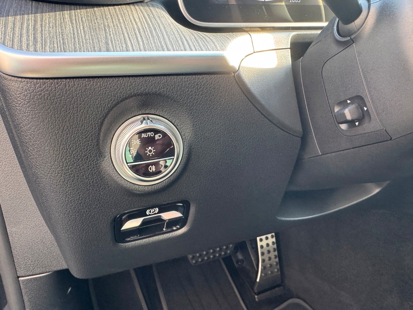 Fahrzeugabbildung Mercedes-Benz C 300de AMG+Pano+Memory+360