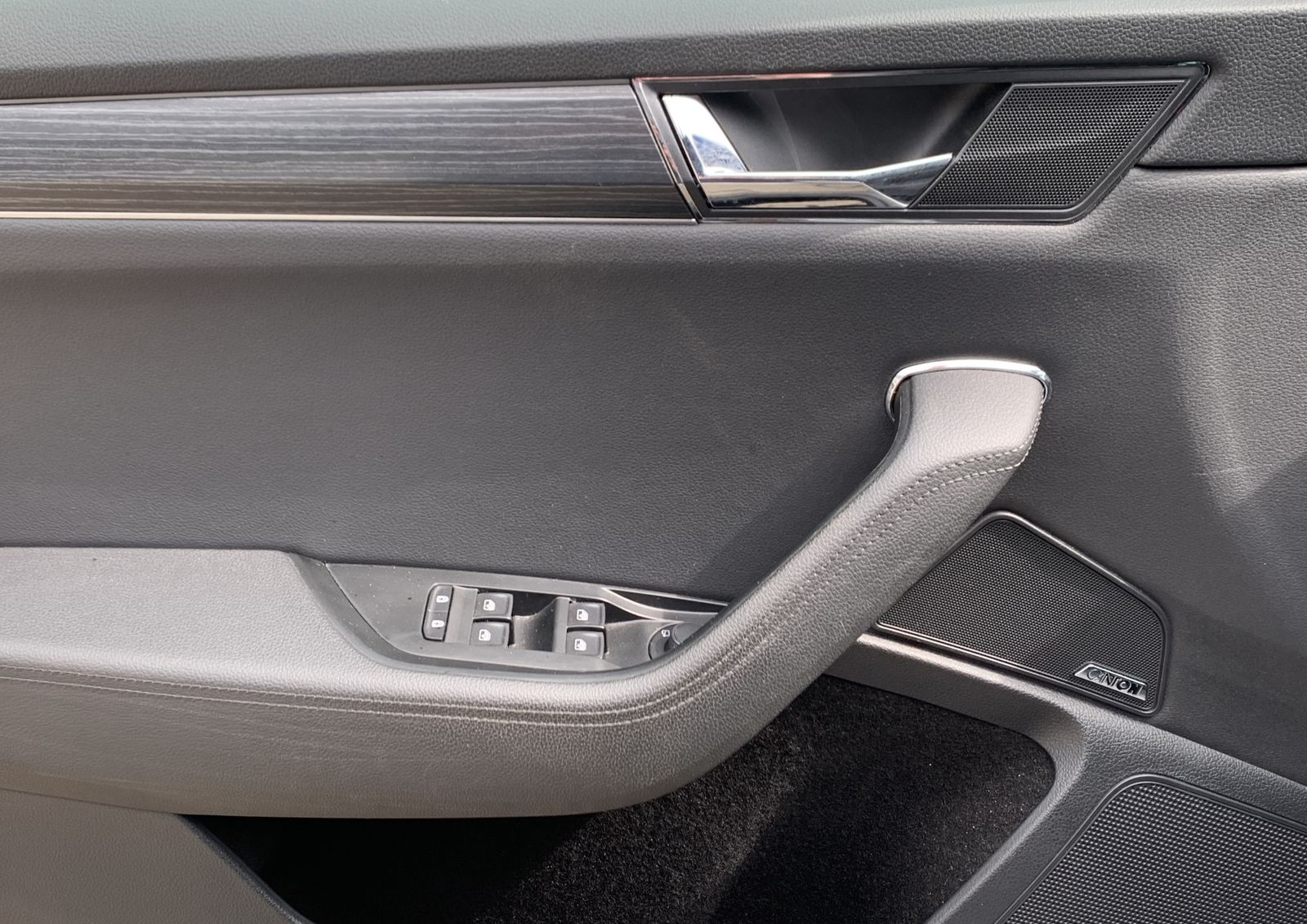 Fahrzeugabbildung SKODA Superb 2.0 TDI*AHK*Alcantara*360°Cam*STHZ*CANTON