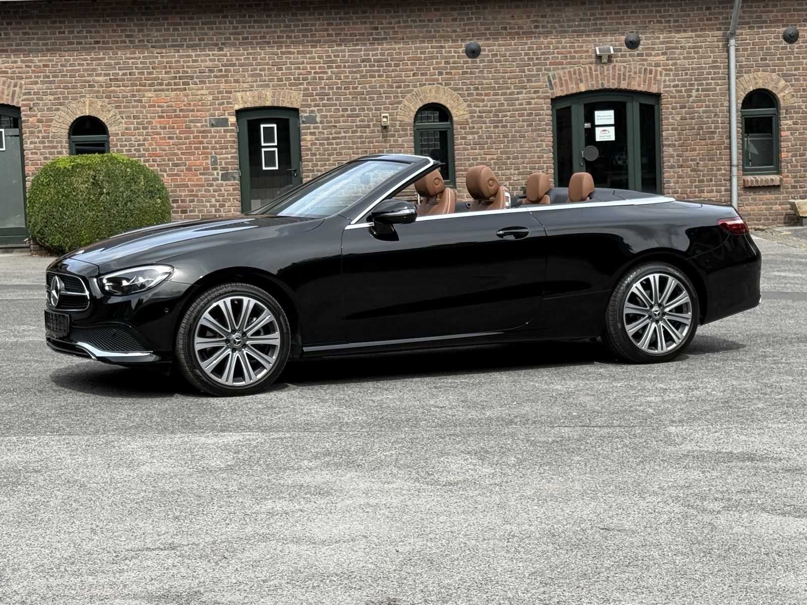 Mercedes-Benz E 300 d 4Matic Cabrio AVANTGARDE PAKET KAMERA CO foto 22