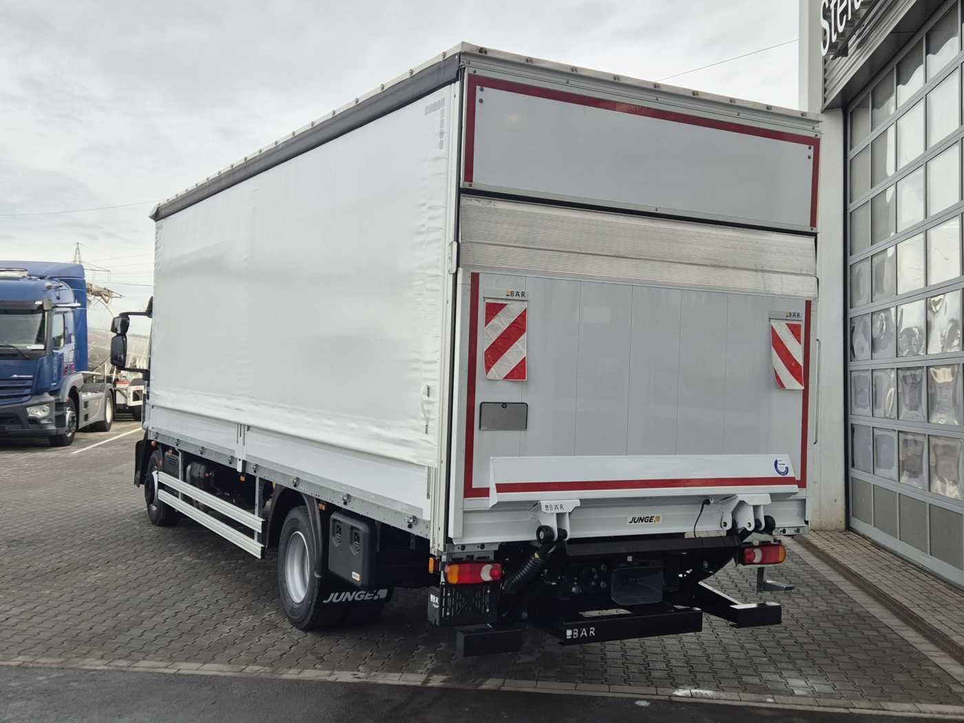 Fahrzeugabbildung Iveco Eurocargo ML140E28/P LBW Bär Schiebeplane AHK