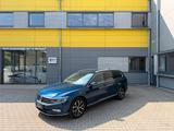 Volkswagen Passat 2.0  Variant Elegance LEDER/NAVI/LED/SHZ* - Volkswagen Passat Variant: Blau