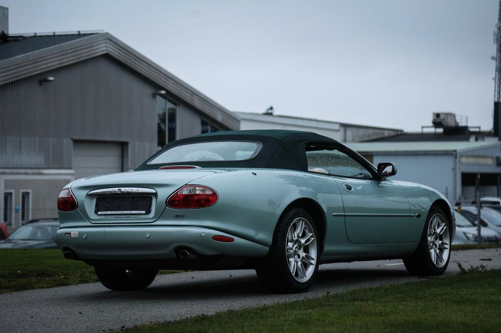 Jaguar XK8