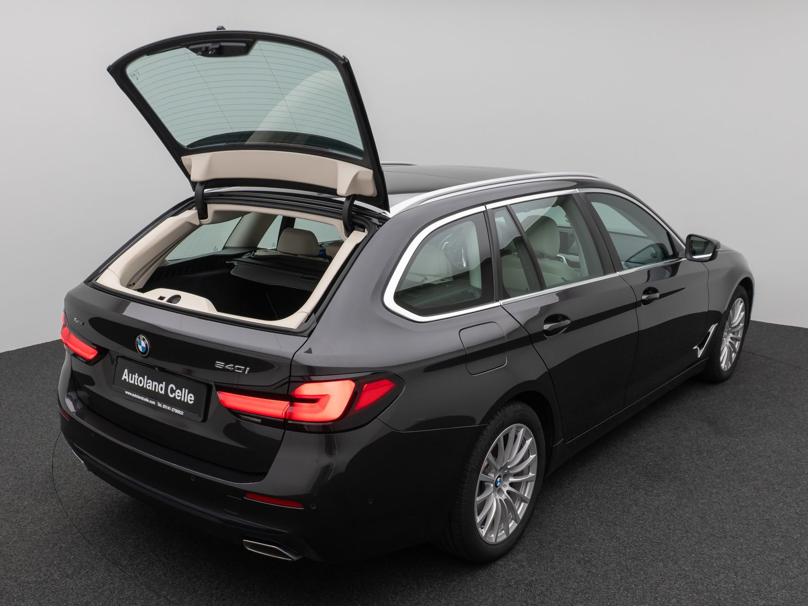 Fahrzeugabbildung BMW 540i xD Panorama 360°DAB Fernlichtassist Sport