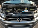 Volkswagen T5 Caravelle Comfort Behindertengerecht - Volkswagen T5 Caravelle mit Diesel-Antrieb: Automatik