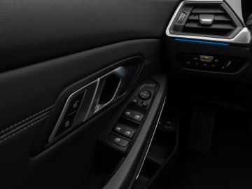 Fahrzeugabbildung BMW 330e xD Sport Line 360°DAB Stop&Go LED Alarm AHK