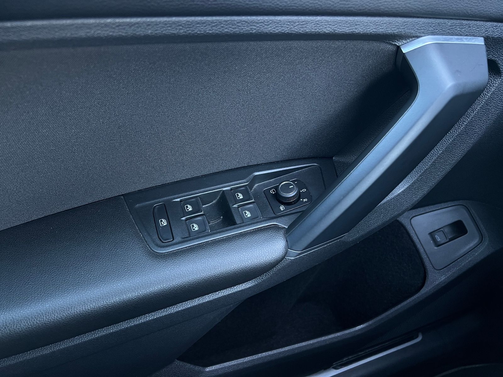 Fahrzeugabbildung Volkswagen Tiguan Highline 2.0 TSI DSG 4Motion *AHK, LED, A