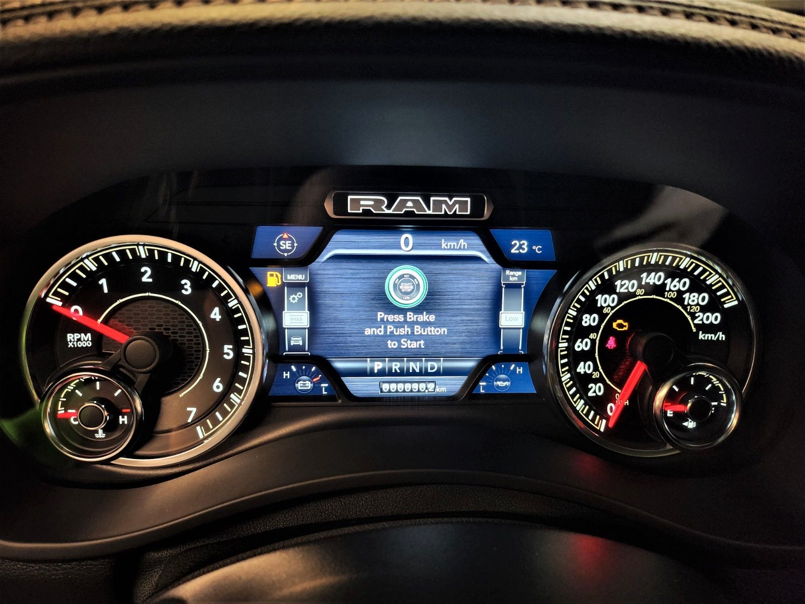 Fahrzeugabbildung Dodge RAM 2500 Laramie Crew Cab 4x4