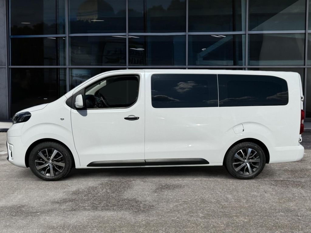 Fahrzeugabbildung Toyota Proace 2,0-l-D-4D L2 (9-Si.) Verso Shuttle
