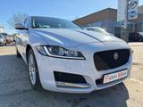 Jaguar XF Pure + Klima + 8 fach bereift - gebrauchte Jaguar XF aus dem Jahr 2016