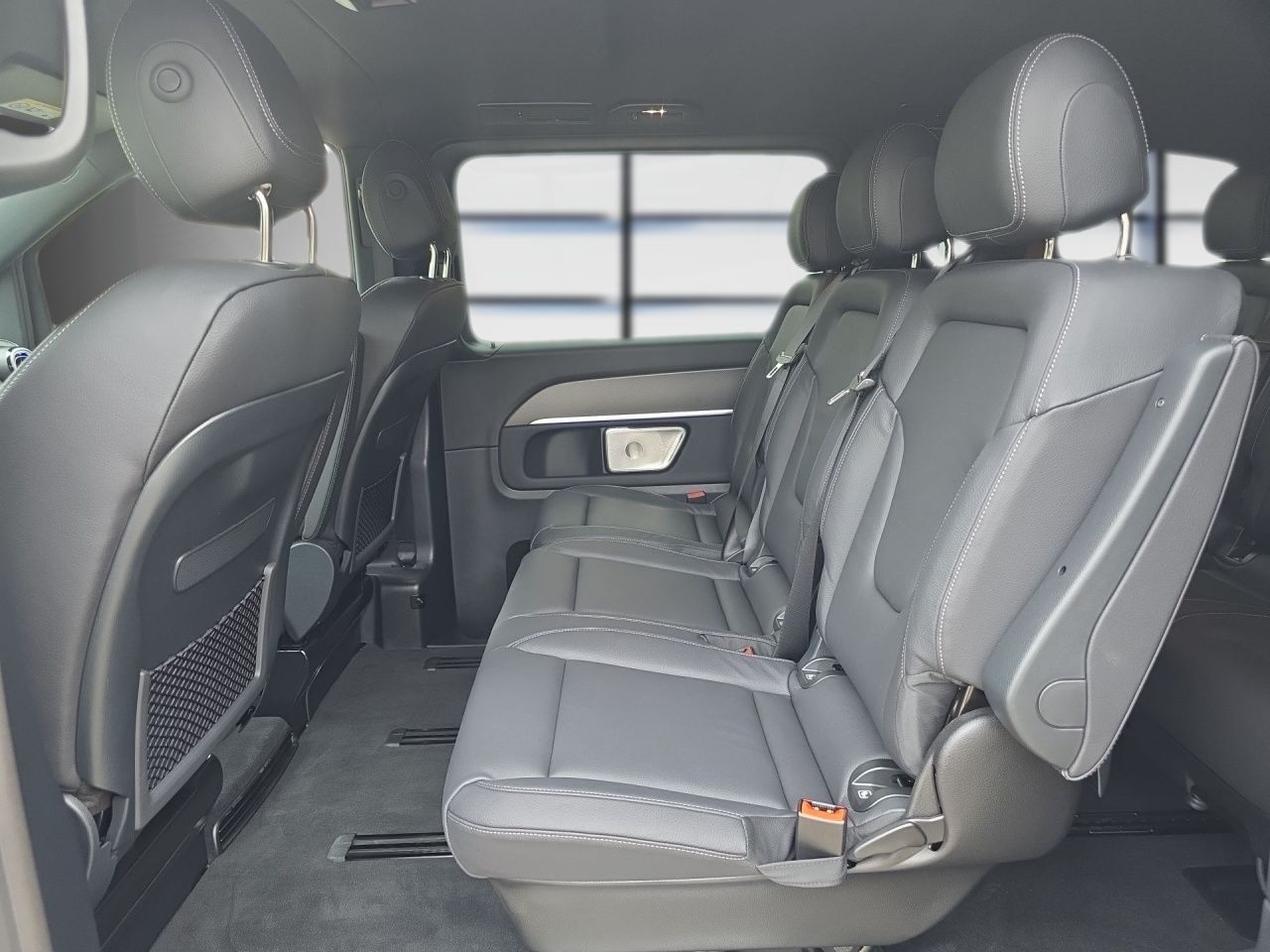 Fahrzeugabbildung Mercedes-Benz V 300 d AVG/L*Allrad*8-Sitzer*AHK*Standheizung*3
