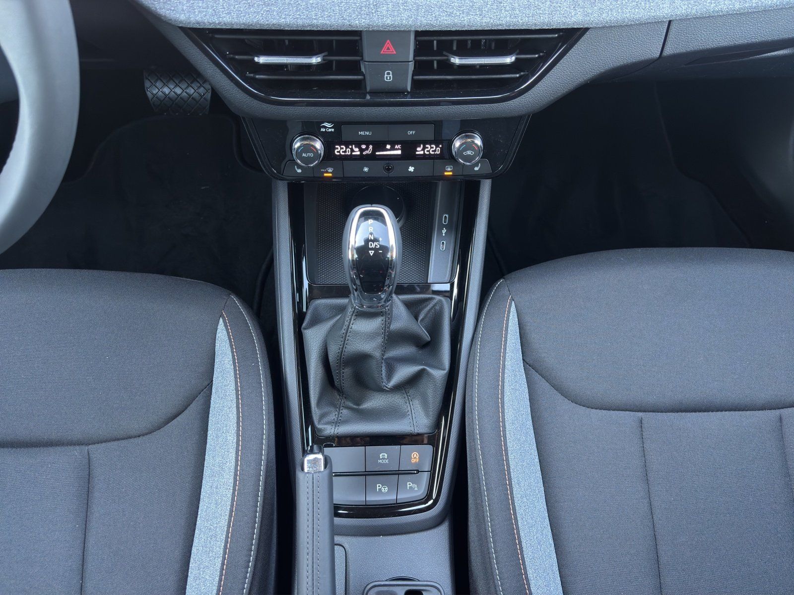 Fahrzeugabbildung SKODA Kamiq Balance 1,0 TSI 85 kW DSG AHK/MATRIX/ACC/