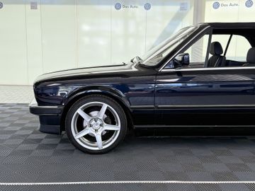 BMW 320i CABRIO VFL HARDTOP WINDSCHOTT 2.HAND