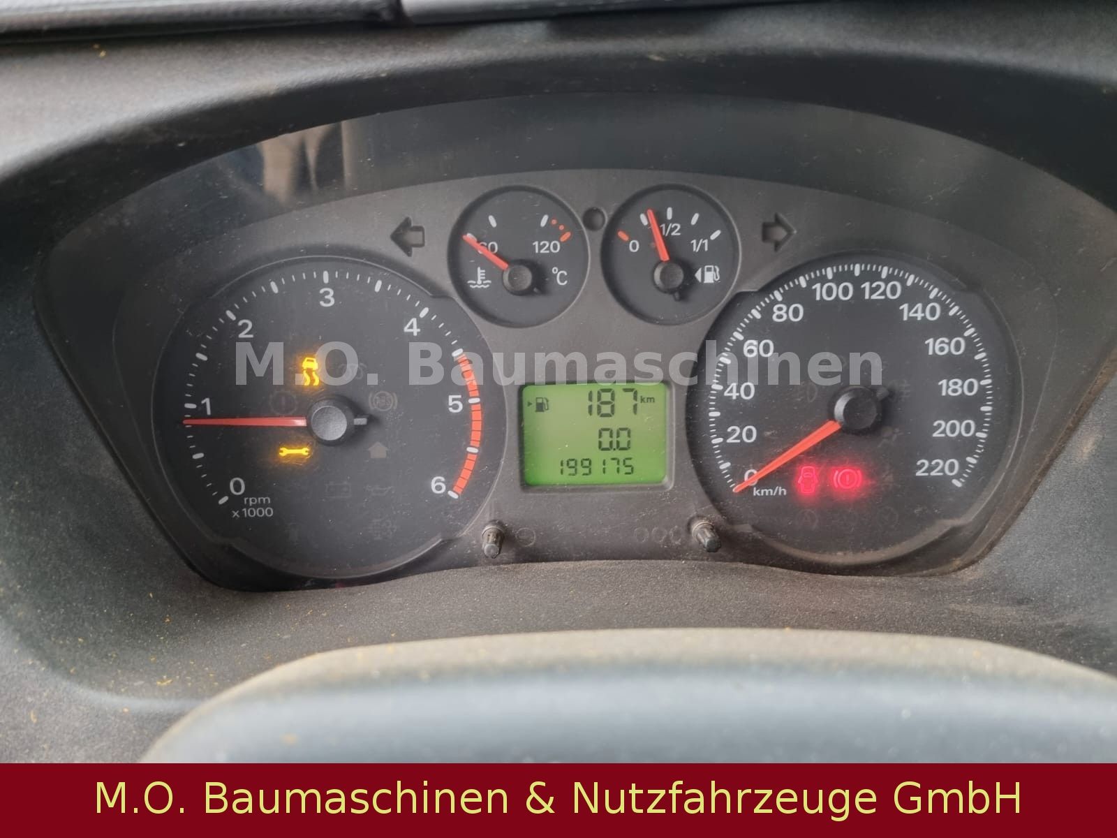 Fahrzeugabbildung Ford Transit Pritsche FT 350 EL /  DOKA / AC /