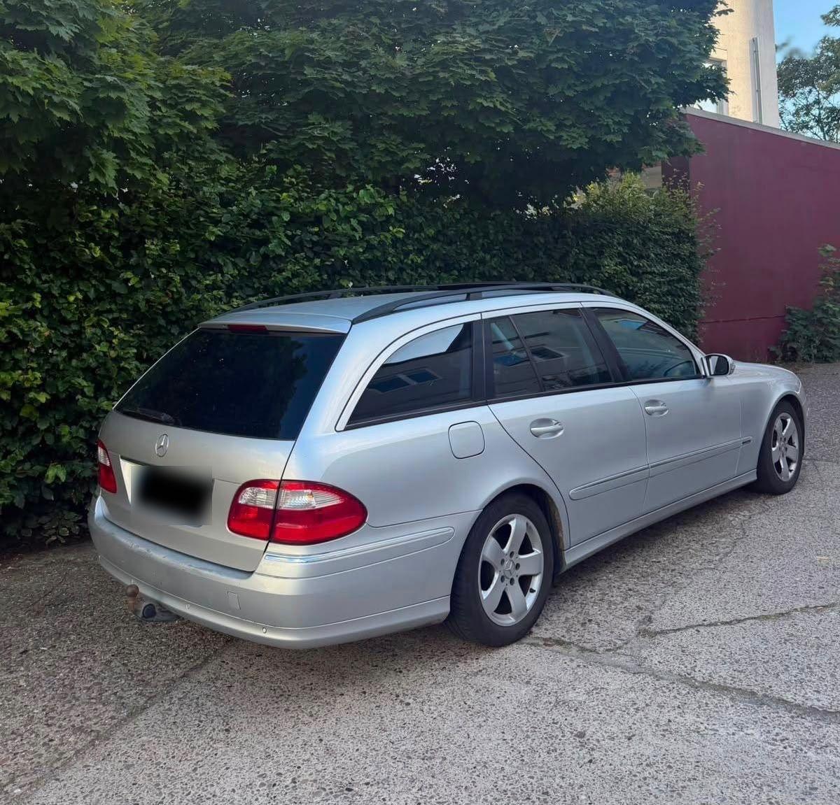 Mercedes-Benz 220 2004 — engine 150 HP (110kW)