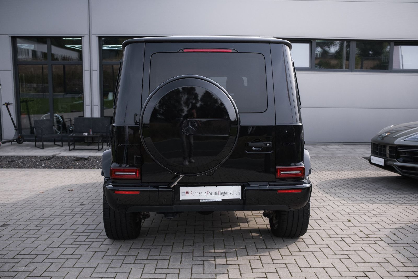 Fahrzeugabbildung Mercedes-Benz G 63 AMG -Burmester Sound-BRABUS-Felgen-Auspuff