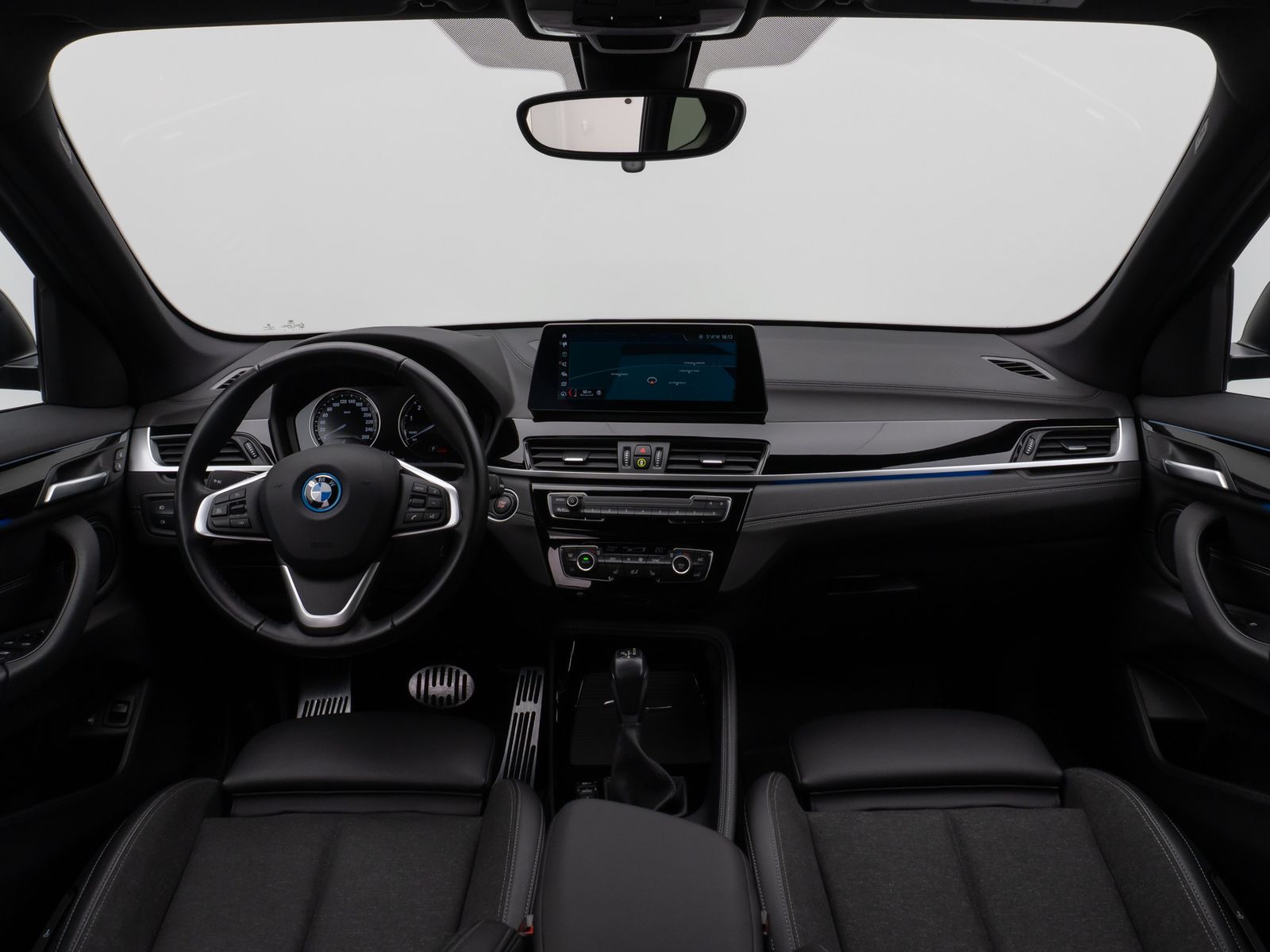Fahrzeugabbildung BMW X1 xD25e Sport Line Kamera HUD DAB Navi+ Alarm