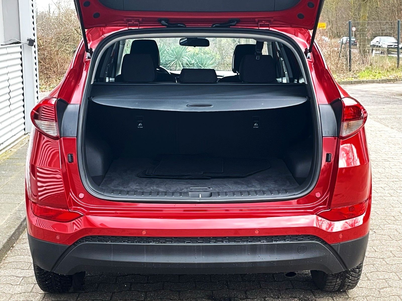 Fahrzeugabbildung Hyundai Tucson 1.7CRDi  KLIMAAUT NAVI SITZHZG CAM 2.Hd