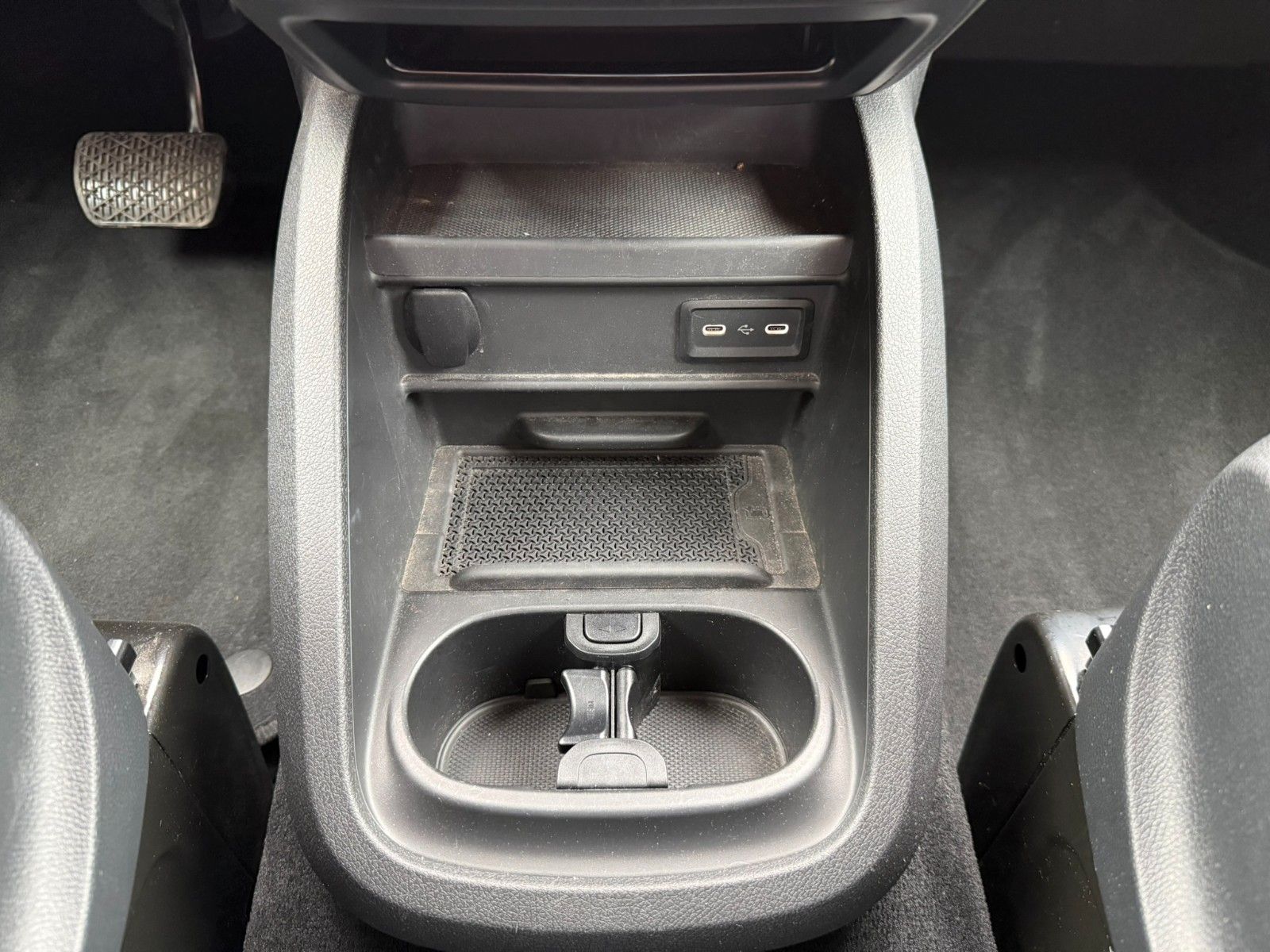 Fahrzeugabbildung Mercedes-Benz V 250 d Kompakt DISTRONIC AHK2,5to Kamera
