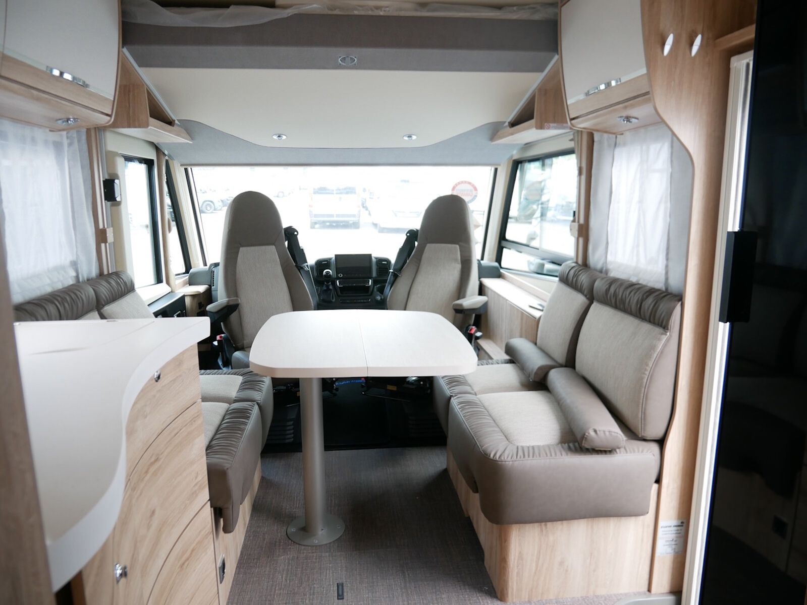 Fahrzeugabbildung Eura Mobil Integra Line IL 720 EF Automatikgetriebe