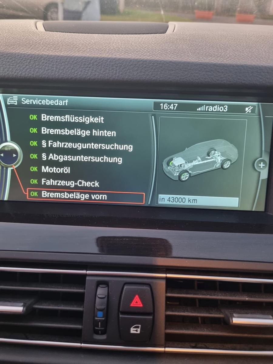 BMW 530 2011 — interior