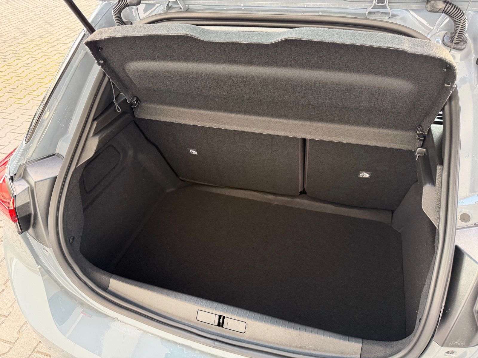 Fahrzeugabbildung Opel Corsa F 1.2 Turbo Edition LED,SHZ,PDC,Facelift