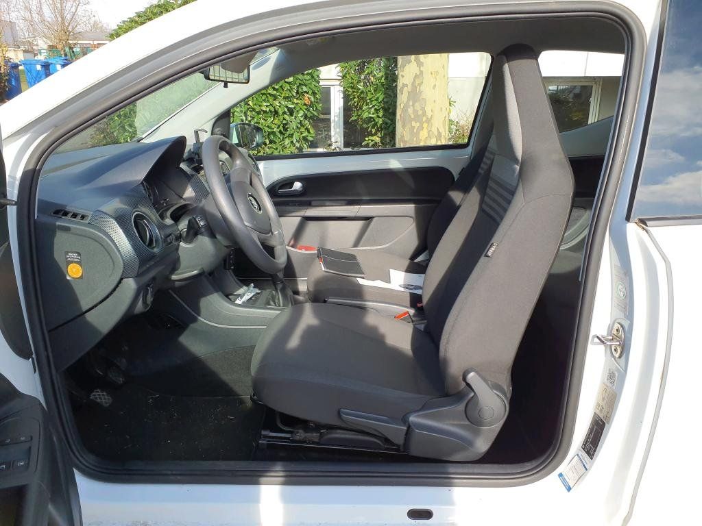 Fahrzeugabbildung Volkswagen move up! *Cam*Klima*PDC*DAB*Maps&More Dock*