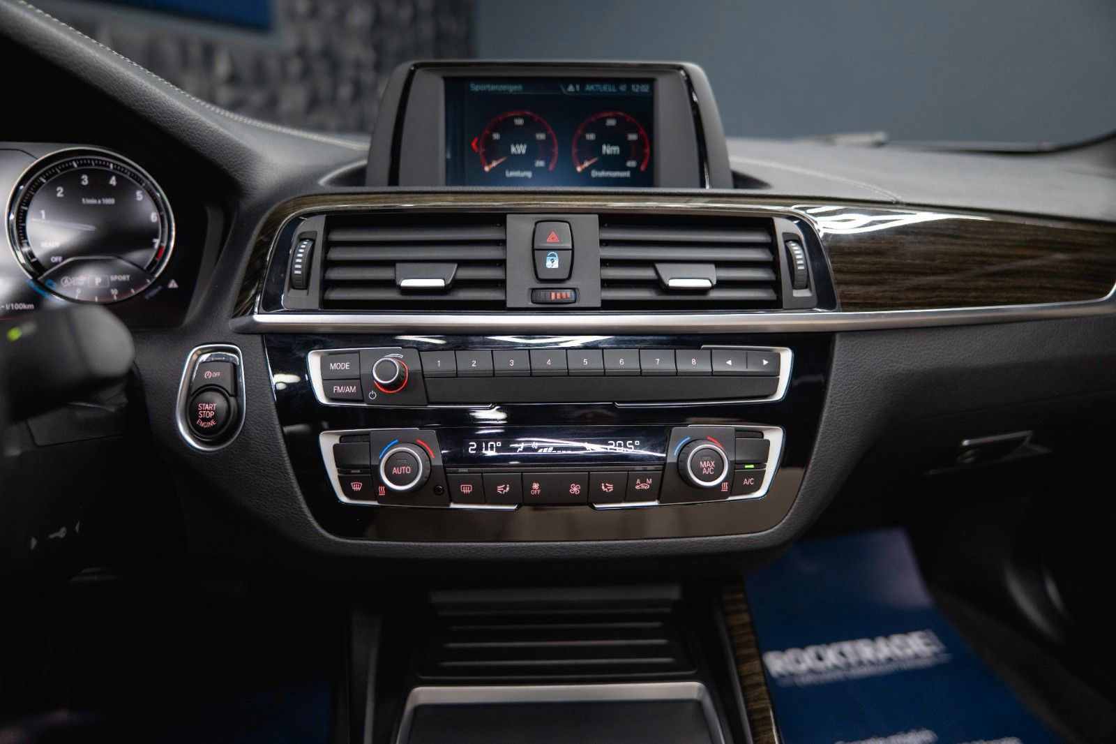 Fahrzeugabbildung BMW 230i Cabrio M-Sport Performance Shadow Line LED