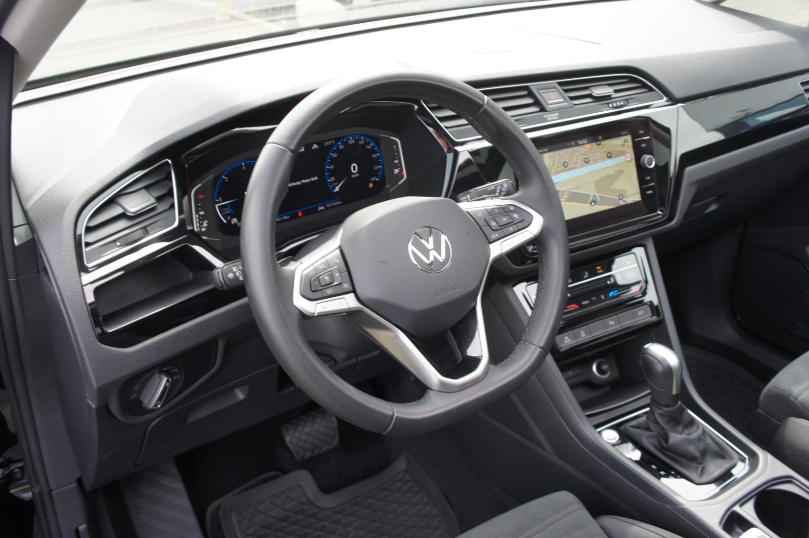 Volkswagen Touran Highline *ACC*AHK*PANO*STDHZG*KAM*MASSAGE, миниатюра 14