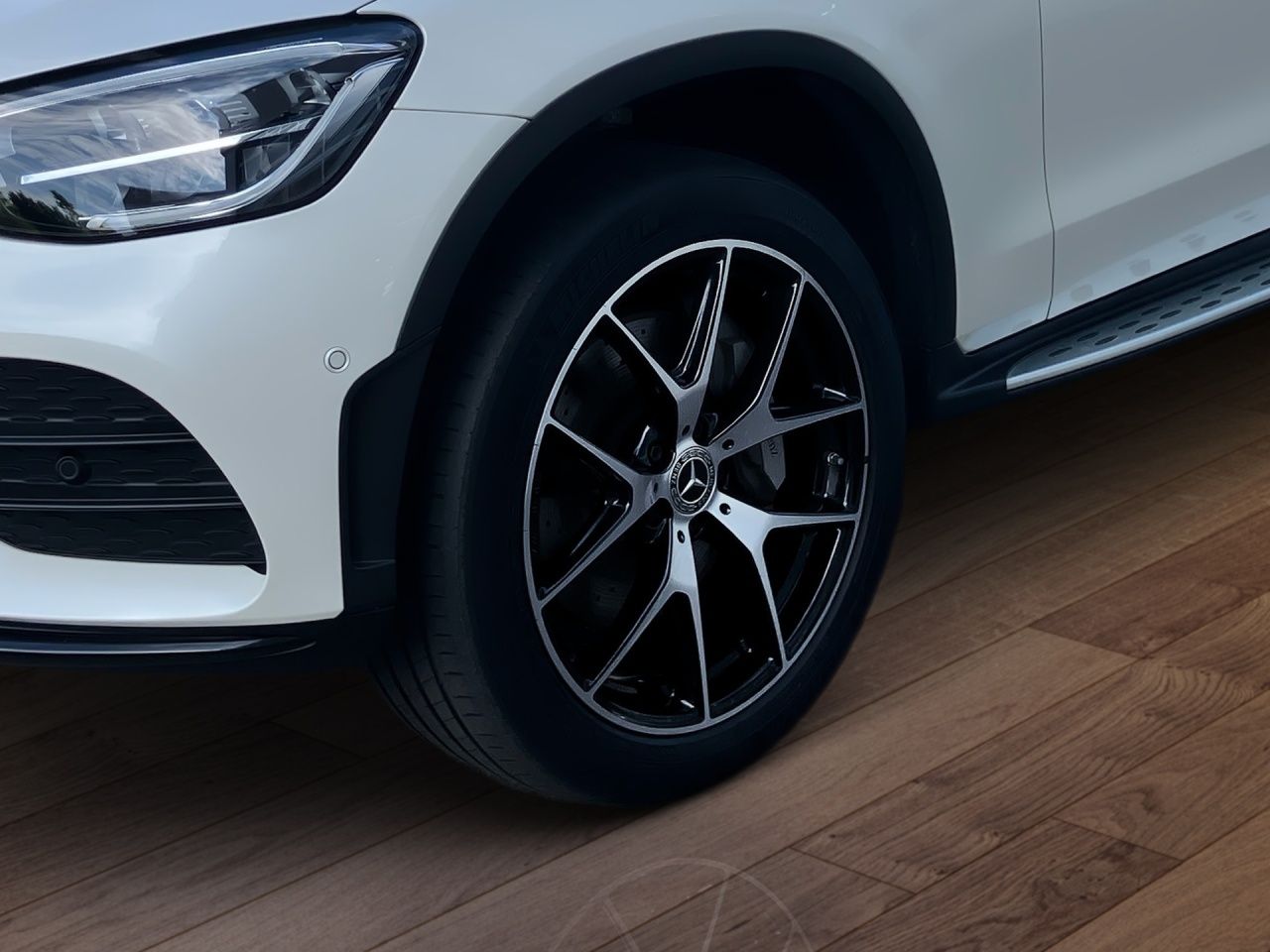 Fahrzeugabbildung Mercedes-Benz GLC 300 e 4M AMG+PANO+NIGHT+MEMORY+STNDHZ+AMBIE+