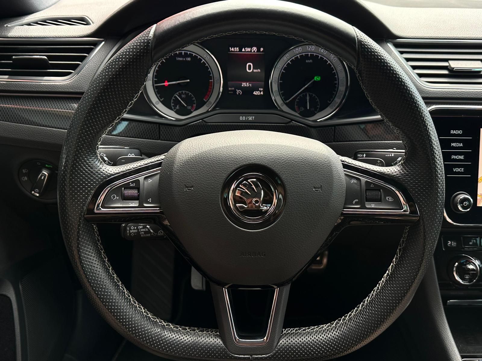 SKODA Superb 2.0TDI SPORTLINE BLACK ACC#CAM#NAVI#SHZ - Image 11