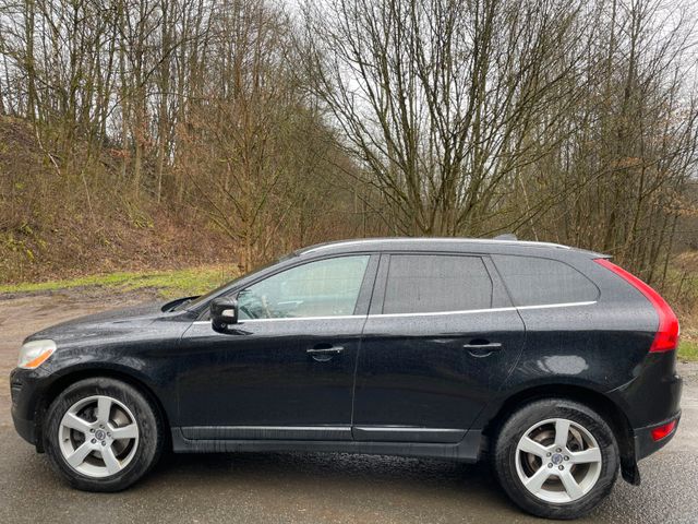 Volvo XC 60  Summum AWD,2.4 D ,Webasto,Leder,AHK,