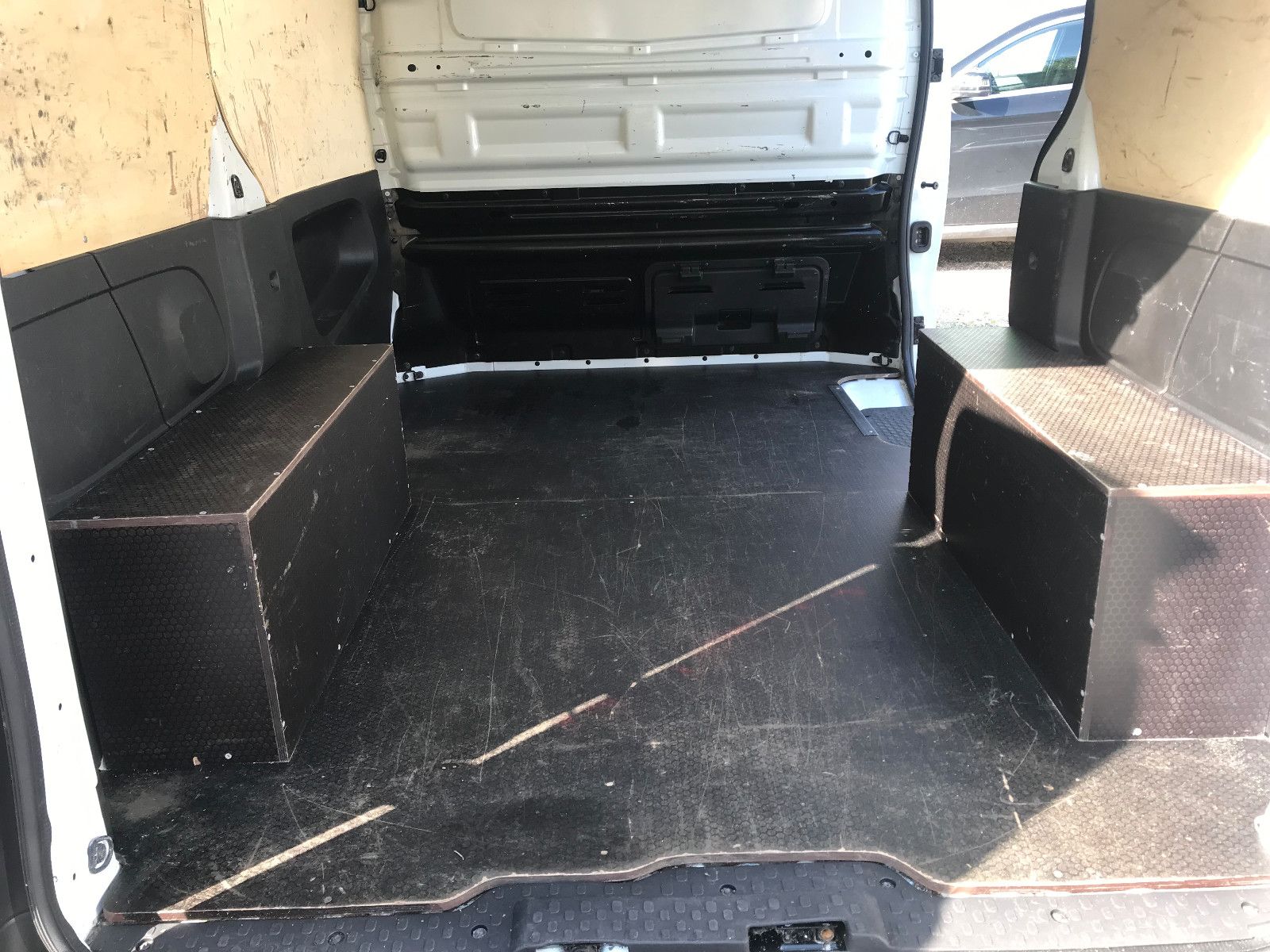 Fahrzeugabbildung Nissan NV300 Kastenwagen L1H1 2,7t PRO,PDC,SHg