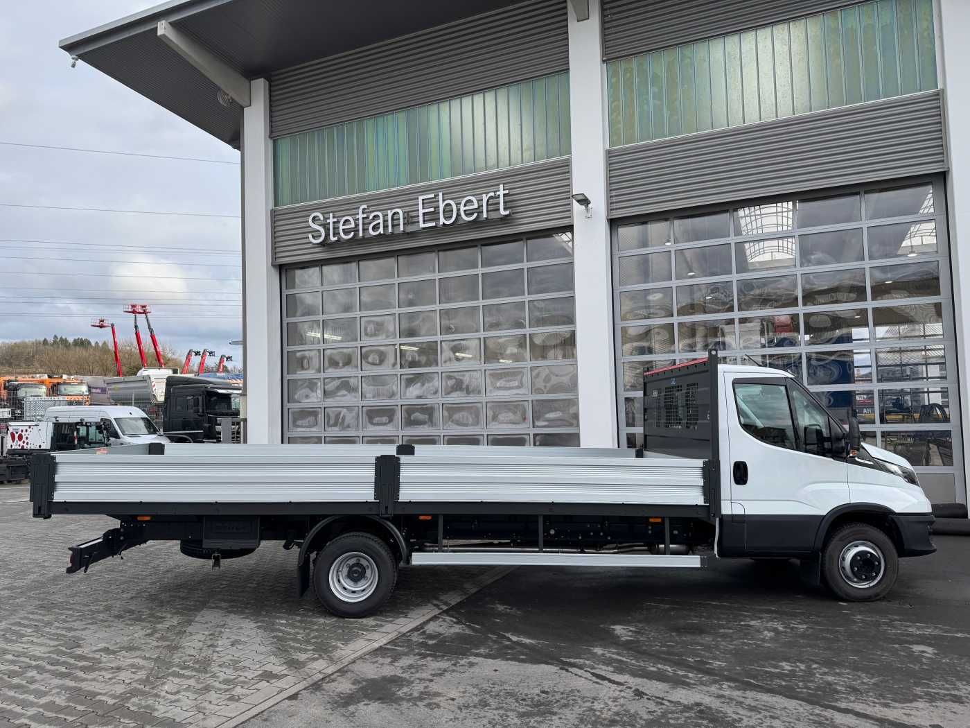 Fahrzeugabbildung Iveco Daily 70C21H A8 Pritsche *L6.000mm*Automatik*