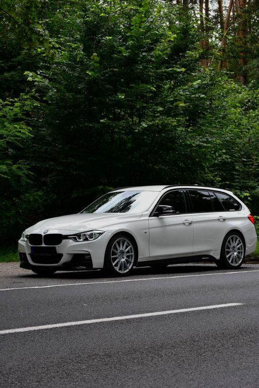Image of BMW 320