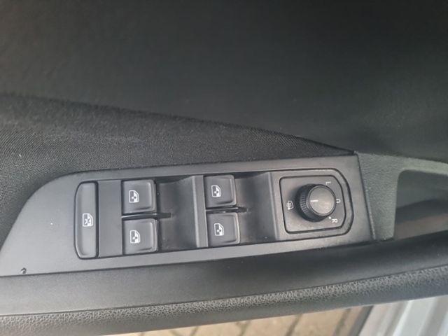 Fahrzeugabbildung SKODA Kamiq 1.5 TSI Monte Carlo AHK KESSY LED CLIMA