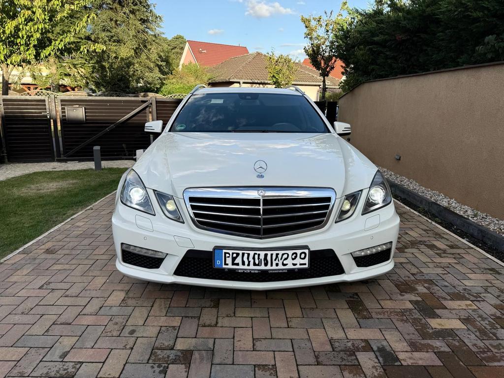 Mercedes-Benz E 63 AMG