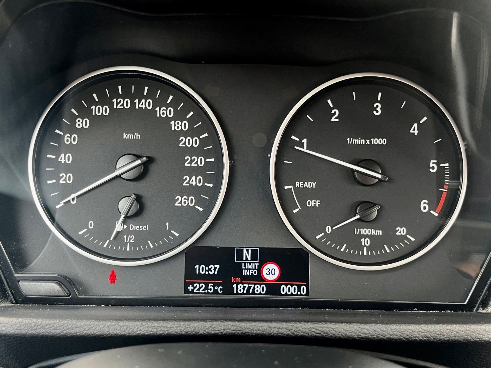 Fahrzeugabbildung BMW X1 sDrive18d Advantage Navi Tempomat SPORTSITZE