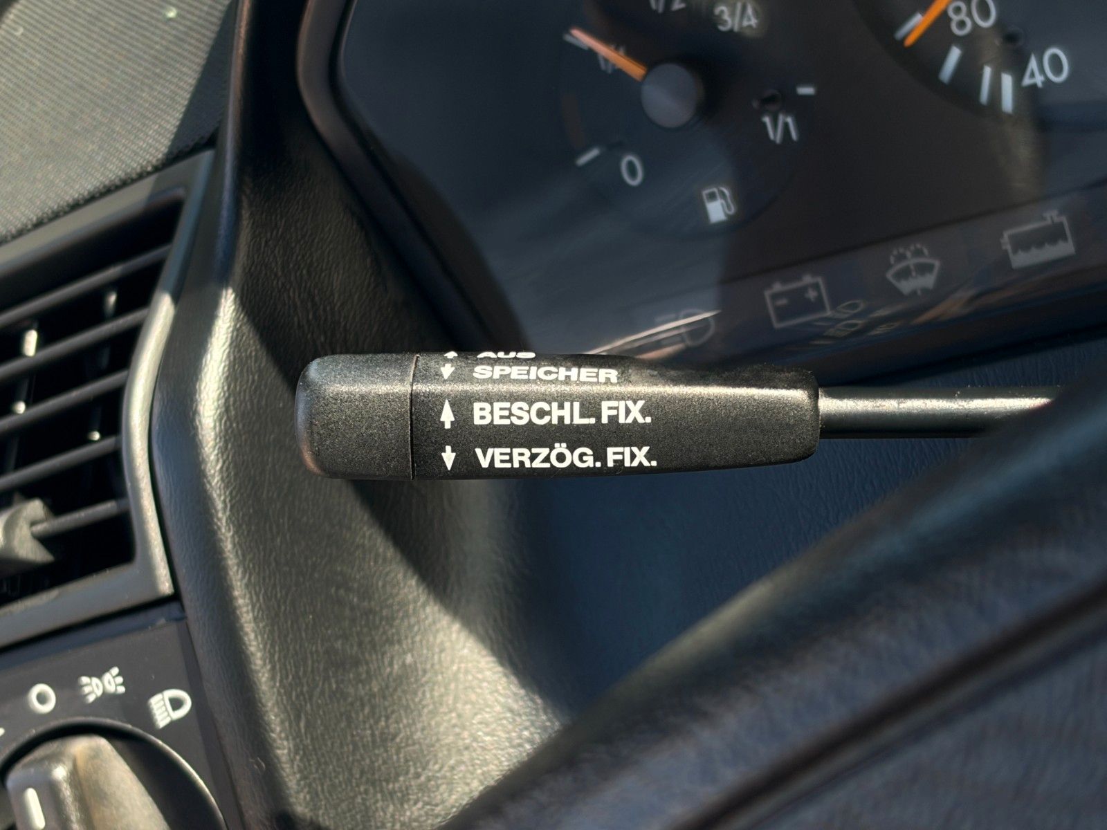 Fahrzeugabbildung Mercedes-Benz SL 320 R129 Cabrio Autom. AMG unfallfrei Note 2