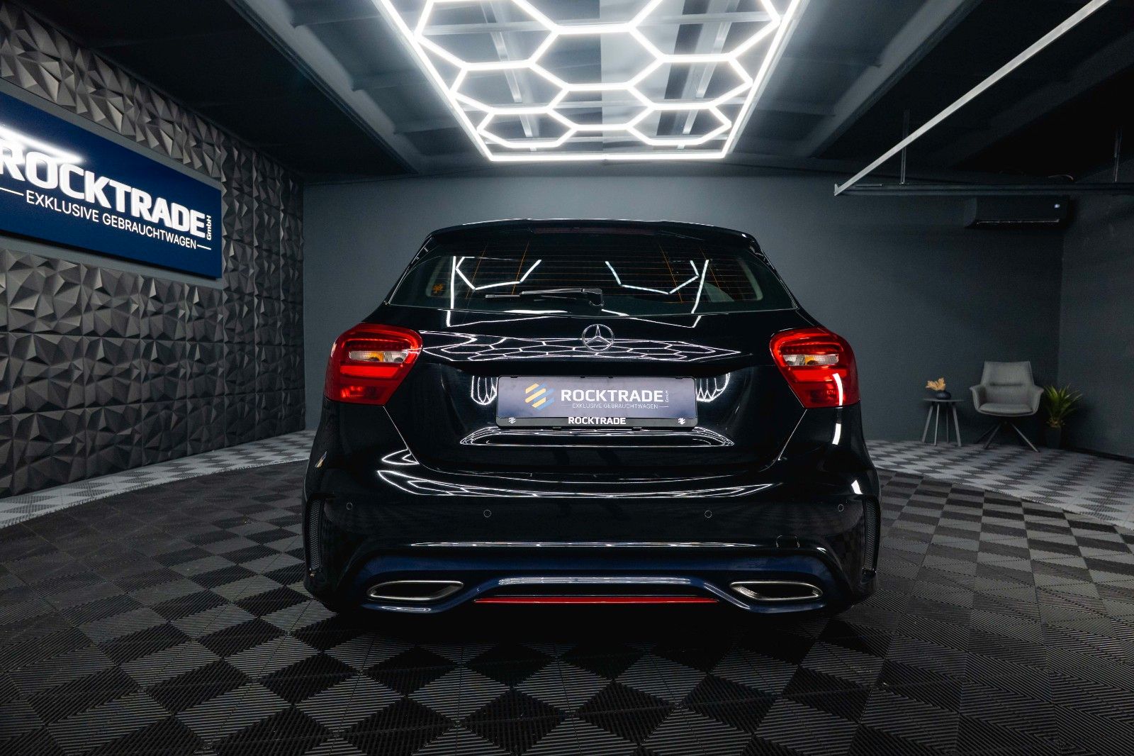 Fahrzeugabbildung Mercedes-Benz A 250 AMG Sport Black Edition *TÜV Neu*Navi*19%*