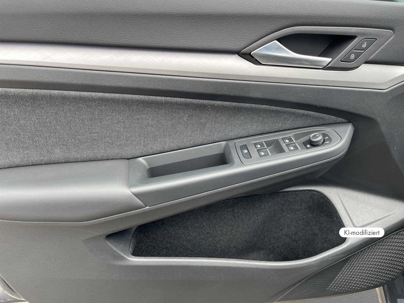 Volkswagen Golf VIII Variant 1,0 TSI DSG NAVI/Lane Assist/L, миниатюра 13