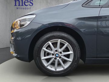Fahrzeugabbildung BMW 216i Active Tourer Advantage Klima Einparkhilfe