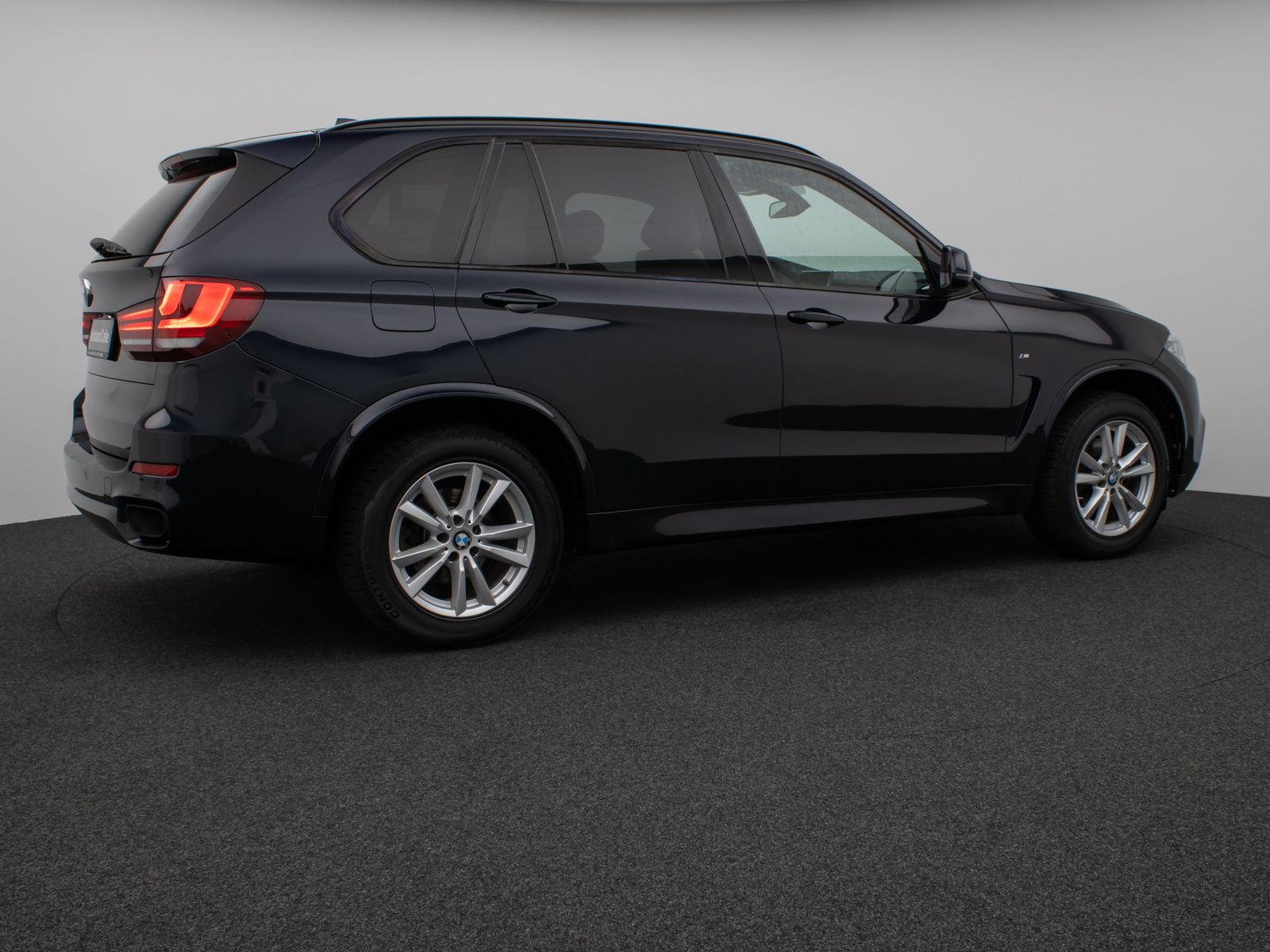 Fahrzeugabbildung BMW X5 xD30d M Sport HUD HiFi NaviPro PDC LED Leder