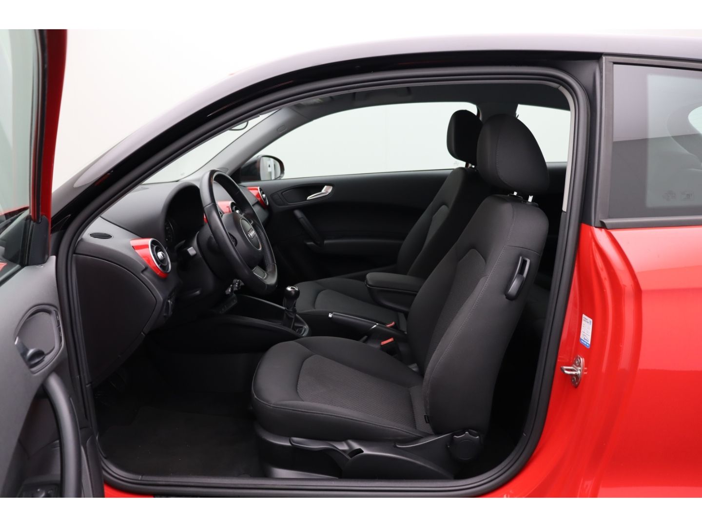 Fahrzeugabbildung Audi A1 1.6 Attraction Klimaauto SHZ Einparkhilfe