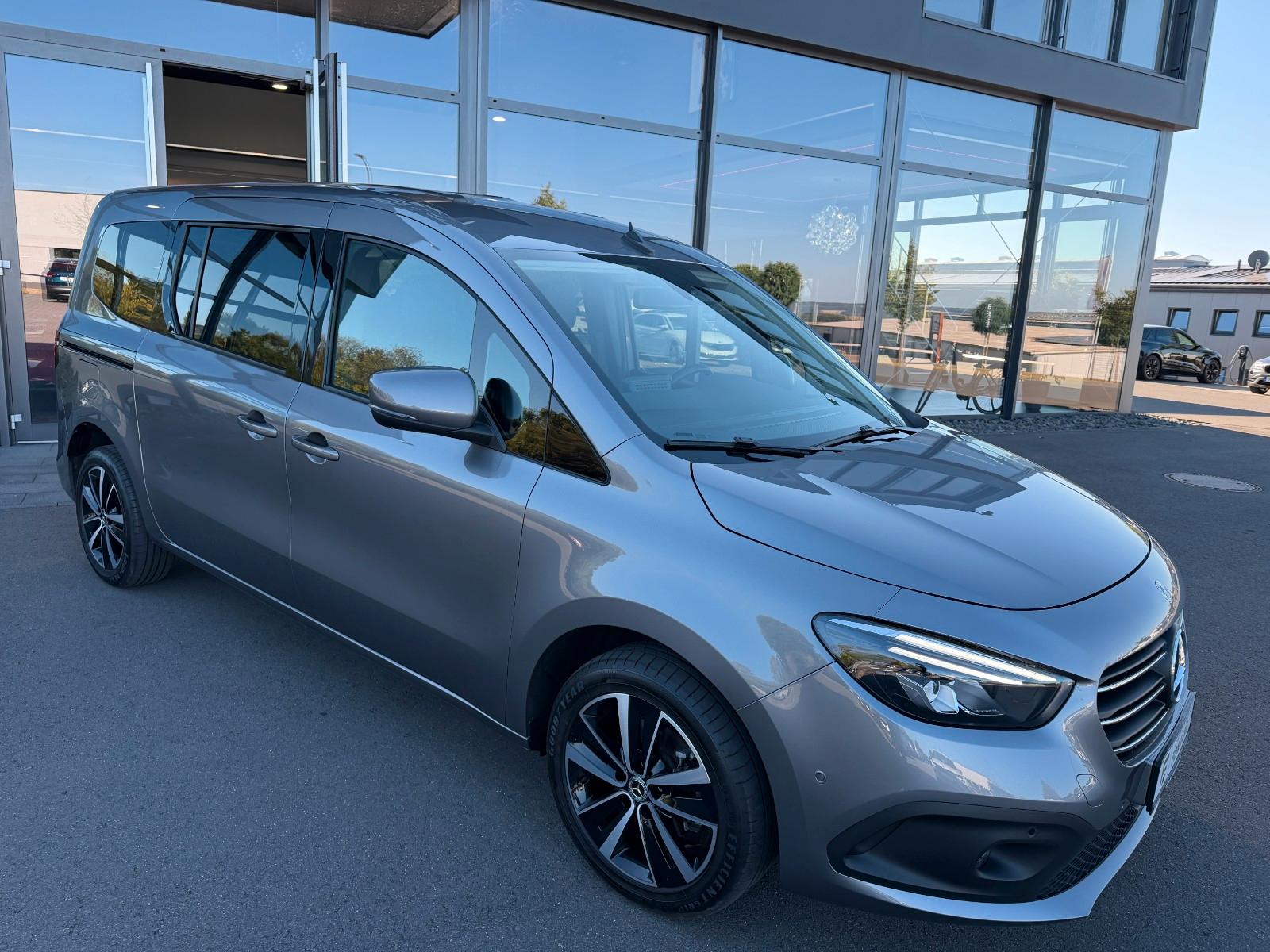 Mercedes-Benz T-Klasse 180 lang Progressive 7-Sitzer Leder Kam