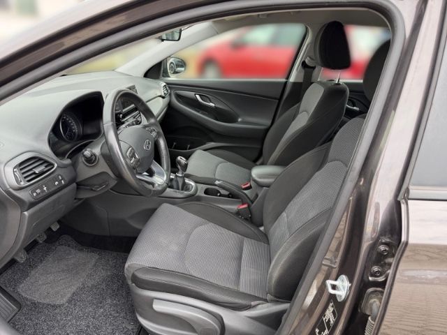 Fahrzeugabbildung Hyundai i30 Select 1.4 +KLIMA+RADIO+BLUETOOTH+PDC+UVM+